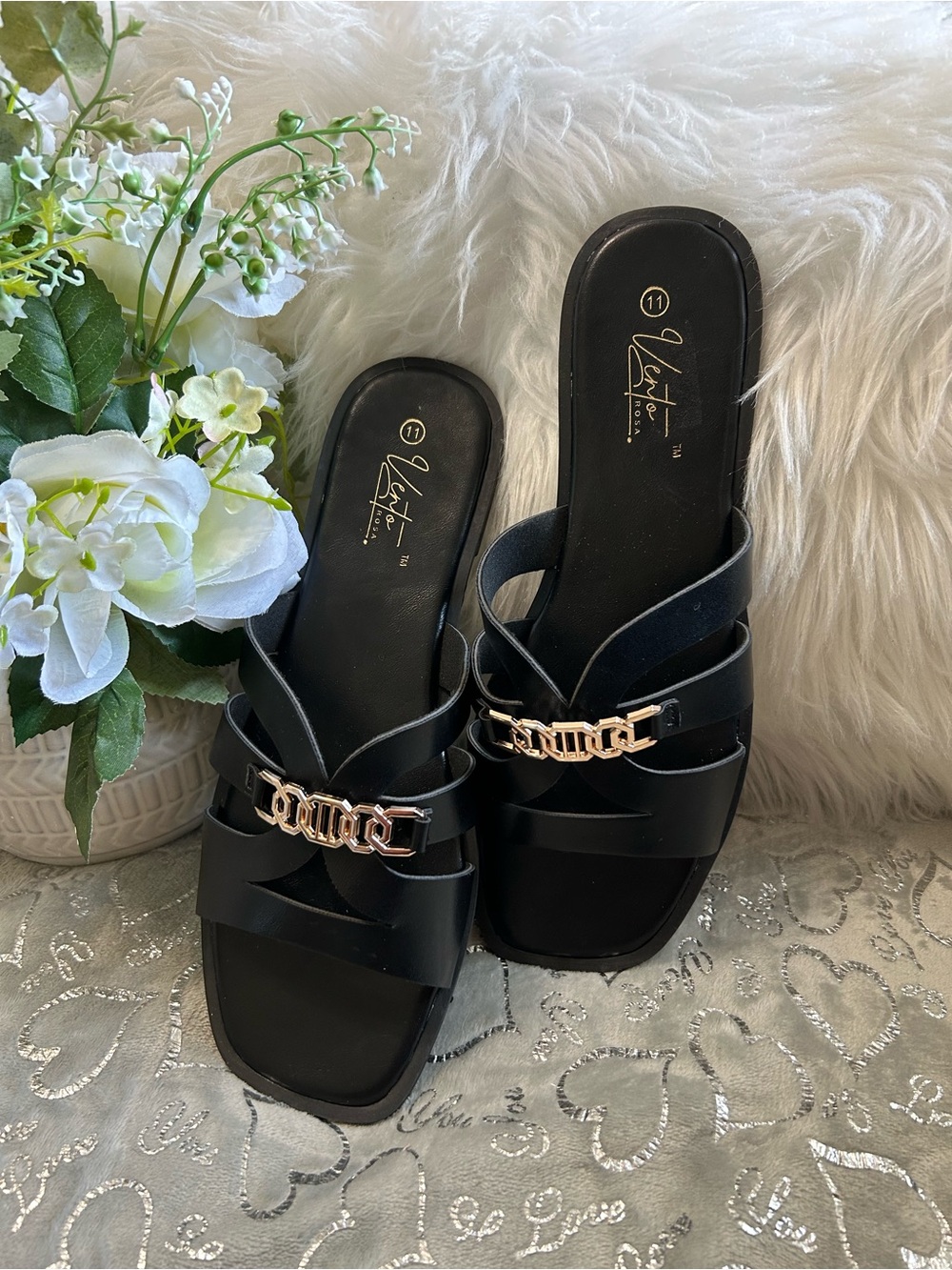 NEW Vento Rosa Black Size 11 Black Slide Mules with Gold Chain Accent